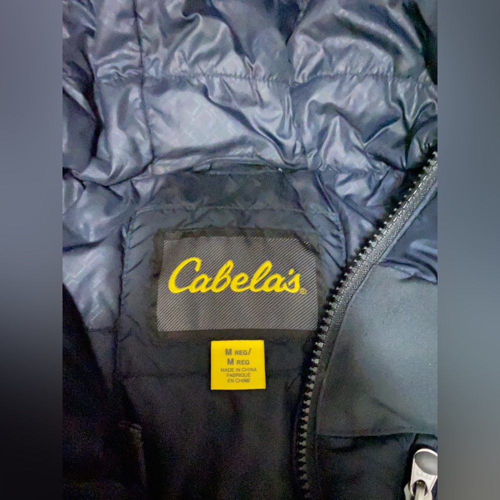 Cabelas Puffer Jacket - Picture 4 of 4